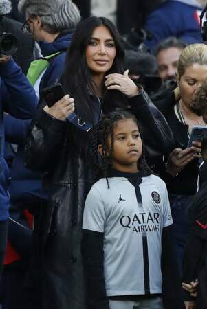 Kim kardashian était dans les tribunes du Parc des princes avec son fils Saint