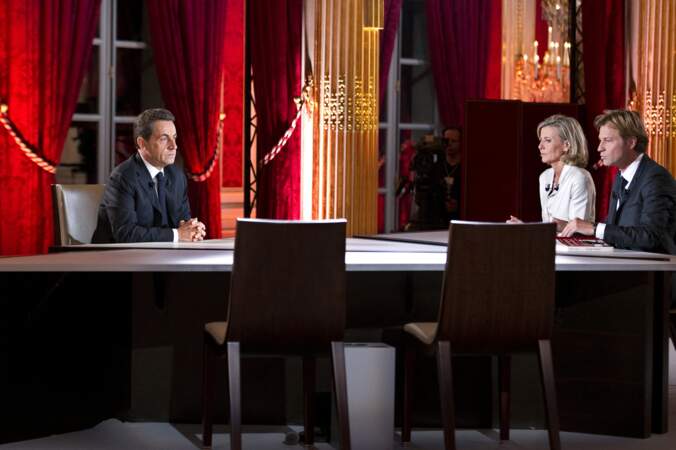 Le 29 janvier 2012, avec Claire Chazal, Laurent Delahousse débat avec le président de la République, Nicolas Sarkozy. Il a alors 43 ans.