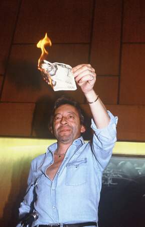 Toujours en 1984, en direct d'une émission sur TF1, Gainsbourg brûle avec son briquet un billet de 500 francs. Une séquence devenue culte
