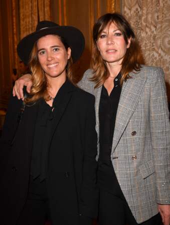 Les deux actrices Mathilde Seigner et Vahina Giocante à la présentation du court métrage Tornando A Casa à l'ambassade d'Italie à Paris. 