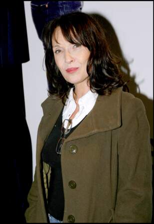 Par la suite, elle se contente de seconds rôles dans des comédies comme Toi et moi (2006), mené par le tandem Marion Cotillard - Julie Depardieu. 
