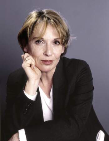 Deux comédies lui permettent de défendre des rôles plus développés : en 1999, elle joue dans la comédie dramatique Meilleur Espoir féminin, réalisée par Gérard Jugnot. Elle a alors 51 ans.