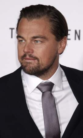 Leonardo DiCaprio gagne enfin son premier Oscar en 2015 pour le film The revenant d'Alejandro González Iñárritu. Il a 41 ans