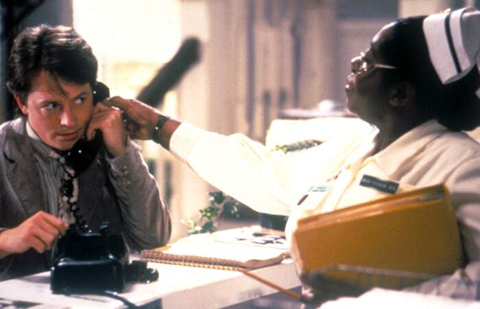 En 1991, sur le tournage de Doc Hollywood, Michael J. Fox s'aperçoit qu'il a des tremblements incontrôlés, prochainement diagnostiqués comme des symptômes de la maladie de Parkinson. Il a seulement 30 ans