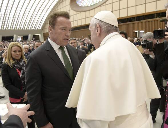 Arnold Schwarzenegger a rencontré le Pape François  à la fin de l'audience générale hebdomadaire dans la salle Paul VI du Vatican, le 25 janvier 2017. 