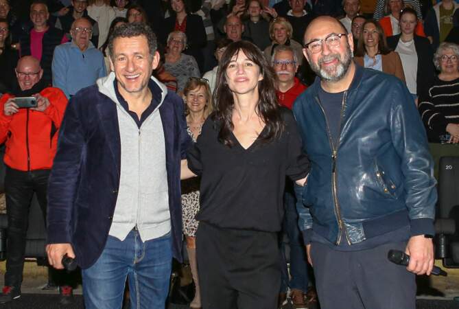 Samedi 1er avril 2023, les spectateurs du cinéma Kinepolis Lomme, à Lille, ont eu le plaisir d’assister à l’avant-première du film La vie pour de vrai en présence de Dany Boon, Kad Merad et Charlotte Gainsbourg.


