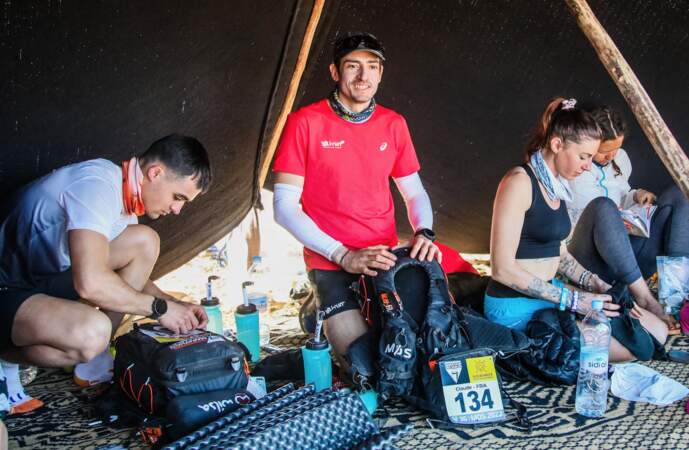 Avec Sam Haliti et Alix Noblat, il participe aussi au Marathon des sables, au Maroc.
