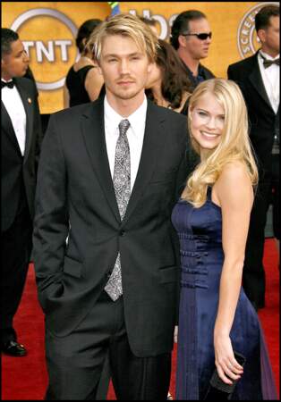 Chad Michael Murray se fiance en janvier 2010 avec Kenzie Dalton, une figurante rencontrée sur le tournage des Frères Scott en 2005. 