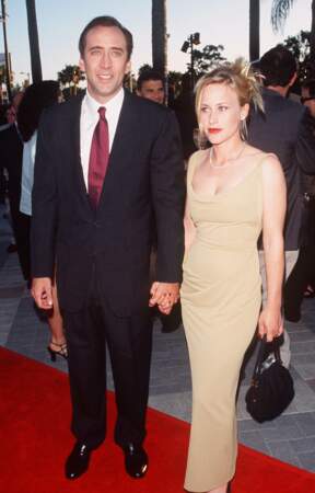 De 1995 à 2001, il sera marié à l’actrice Patricia Arquette.
En 1996, il recevra le Golden globe du meilleur acteur dans un film dramatique pour Leaving Las Vegas. Sur cette photo prise en 1999, il a 35 ans.