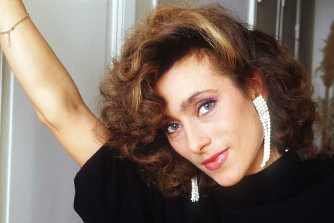 En 1985, elle anime une rubrique hebdomadaire sur le maquillage dans l'émission de Christophe Dechavanne C'est encore mieux l'après-midi. Elle a 30 ans