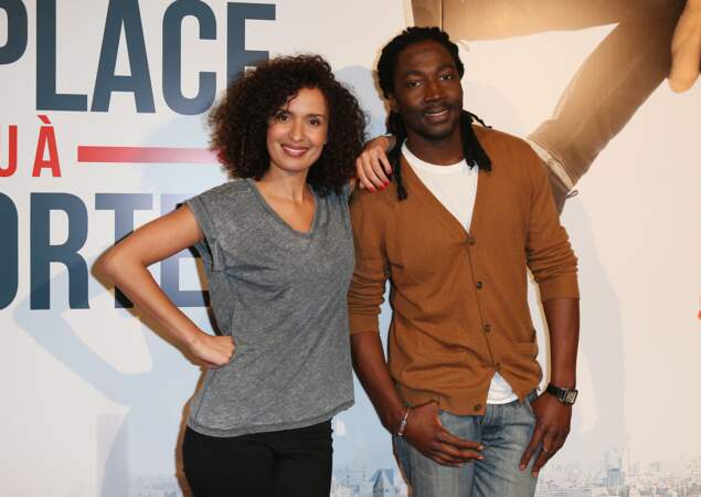 Porté par le succès des trois premières saisons du show, Noom Diawara débarque sur scène en 2010 avec Amelle Chahbi dans la pièce "Amour sur place ou à emporter", mise en scène par Fabrice Eboué.