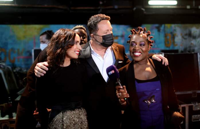A la télévision, Amelle Chahbi rejoint la troupe d’humoristes de "Ce soir" avec Arthur sur la chaîne Comédie et participe parfois à "Vendredi tout est permis" sur TF1.