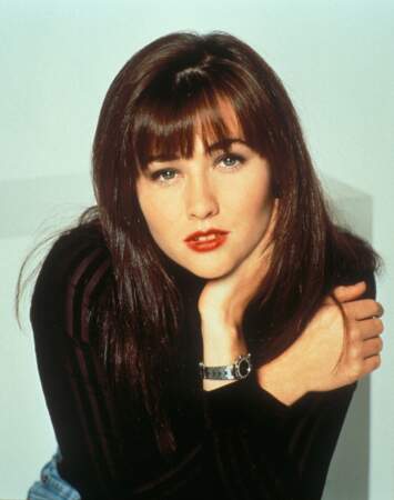 Remarquée par le producteur Aaron Spelling, Shannen Doherty rejoint le casting de la série Beverly Hills 90210  en 1990. 