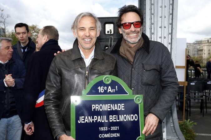 Paul Belmondo et Anthony Delon, fils de deux amis pour la vie, sont heureux de porter cette plaque tous les deux.