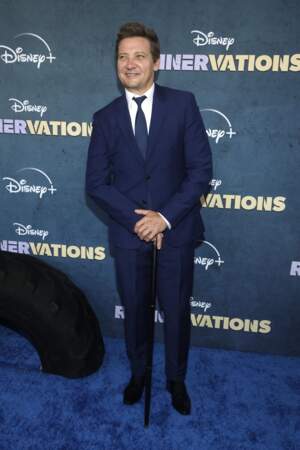 Il a participé à la grande première de sa série Rennervations, attendue sur Disney+, organisée à Los Angeles.