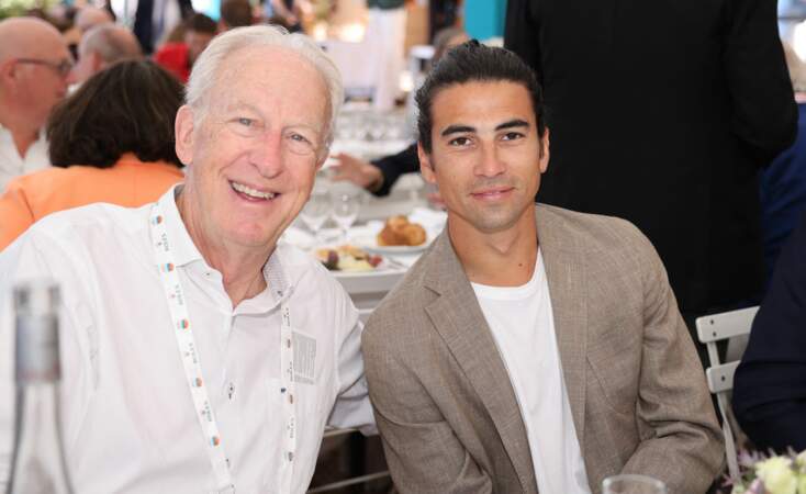Mike Powers et son fils Youri lors de la finale homme du tournoi Rolex Monte Carlo Masters 2023 à Roquebrune-Cap-Martin