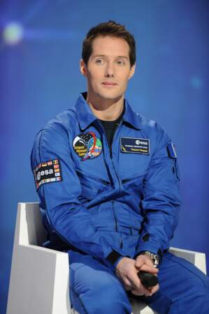 En 2012, il fait partie durant six mois de l'équipage de la Station spatiale internationale. Il a 34 ans