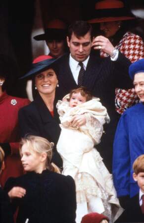 Eugenie d'York, née le 23 mars 1990 à Londres. Elle est la fille cadette du prince Andrew, duc d'York, et de Sarah Ferguson. Sur la photo, elle a seulement quelques mois