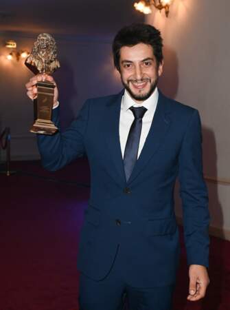 Kamel Isker remporte le Molière du comédien secondaire dans Les poupées persanes lors de la 34ème cérémonie des Molières au théâtre de Paris