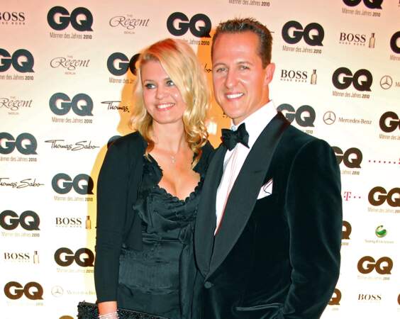 La même année Michael Schumacher rencontre la femme de sa vie.
La cavalière professionnelle, 
Corinna Betsch.
