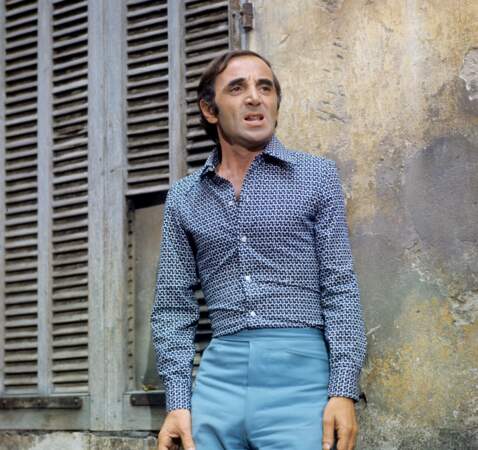 Charles Aznavour obtient la médaille Vermeil de la ville de Paris en 1969. Il a 45 ans