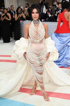 L'influenceuse Kim Kardashian en Schiaparelli au Met Gala 2023 à New York, le 1er mai 2023.