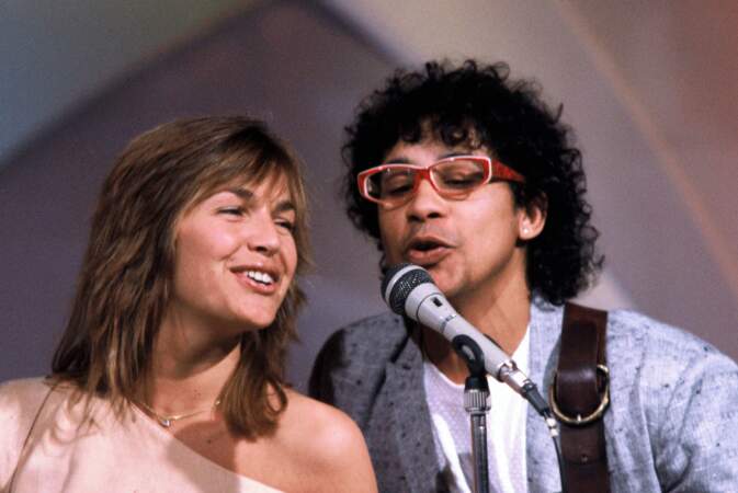 Véronique Jannot tombe ensuite amoureuse du chanteur Laurent Voulzy.
En 1984, ils chantent ensemble sur le plateau de l'émission Champs-Elysée. L'actrice et chanteuse a alors 27 ans.