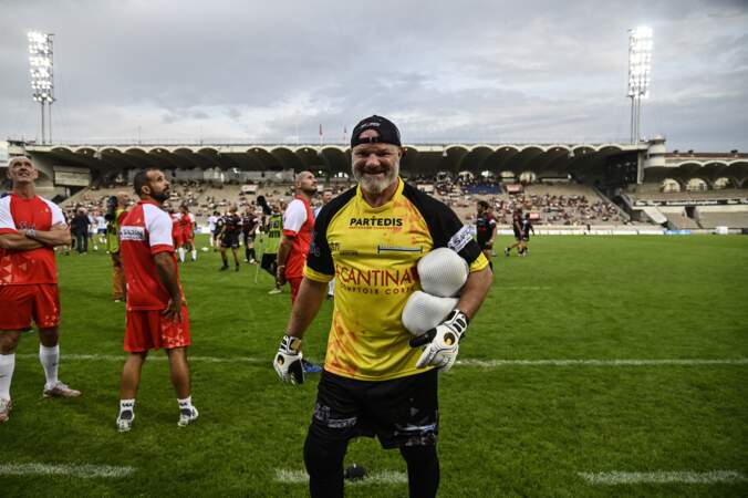 En 2021, Philippe Etchebest (55 ans), fan de rugby, participe à la deuxième édition du match des Légendes, La revanche, au stade Chaban-Delmas à Bordeaux.