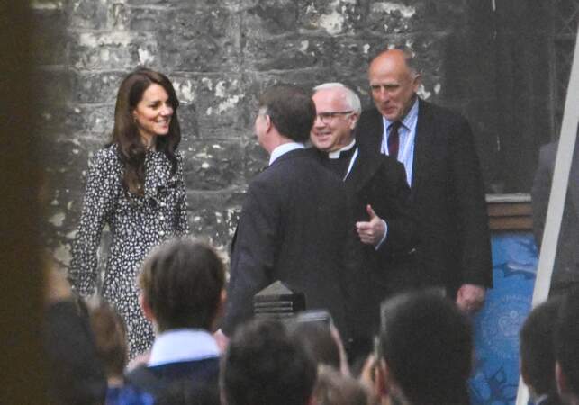 Kate Middleton a discuté avec le doyen, le très révérend Dr David Hoyle. 