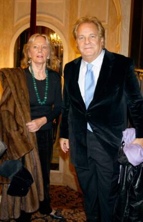 En 2003, il file toujours le parfait amour avec Francine Crescent, avec qui il organise un dîner au Fouquet's pour les prétendantes de l'élection de Miss France 2004. 
Massimo Gargia a alors 63 ans.