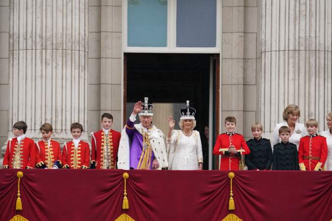 Le roi Charles III et la reine Camilla au balcon de Buckingham Palace 