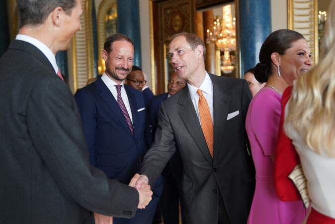 Réception à Buckingham Palace à la veille du couronnement : le prince Edward, duc d'Edinbourg