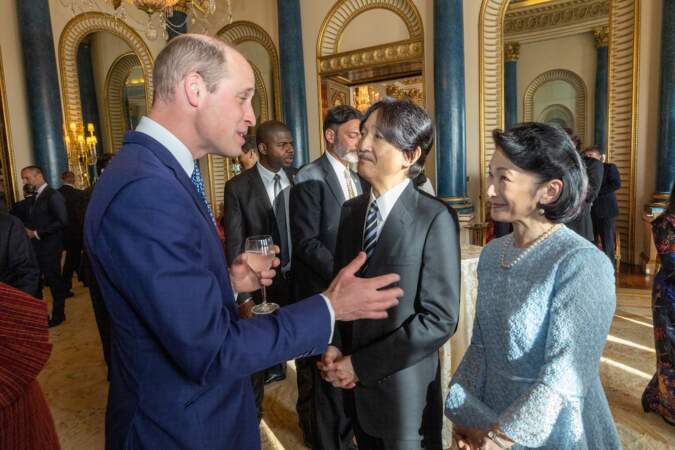 Réception à Buckingham Palace à la veille du couronnement : le prince William avec Fumihito d'Akishino et sa femme Kiko of Akishino 
