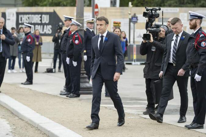 Emmanuel Macron a retrouvé les personnalités politiques présentes pour les commémorations