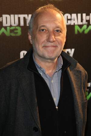 En 2011, il joue dans deux films, Au bistro du coin et Escalade.