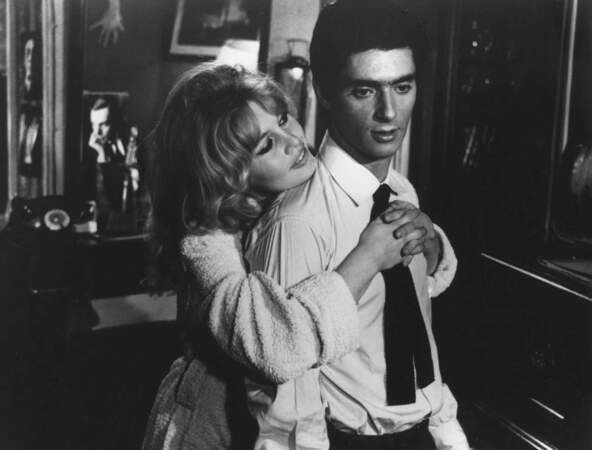 Brigitte Bardot tombe ensuite amoureuse de Sami Frey.