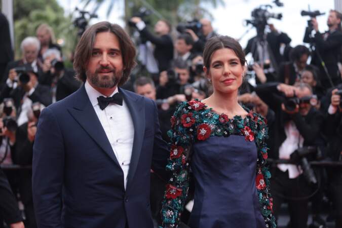 Le tapis rouge de ce 76ème Festival de Cannes a aussi été foulé par d'autres couples, notamment Charlotte Casiraghi membre de la famille princière de Monaco et son époux Dimitri Rassam