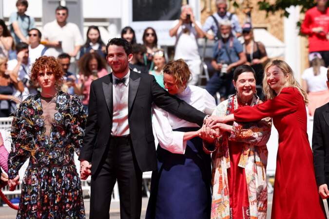 Festival de Cannes 2023 - La montée des marches du film La Chimera : Carol Duarte, Josh O'Connor, Alice Rohrwacher, Isabella Rossellini, Alba Rohrwacher