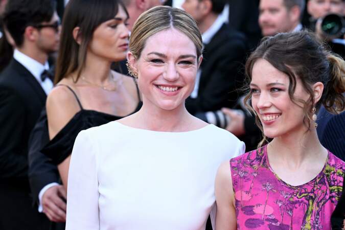 Festival de Cannes 2023 - La montée des marches du film The Old Oak : Émilie Dequenne et Paula Beer.
