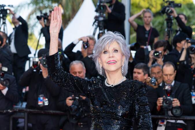 Festival de Cannes 2023 - La montée des marches du film Elémentaire pour la cérémonie de clôture du Festival : Jane Fonda