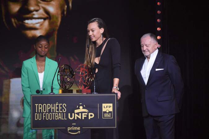 31ème cérémonie des Trophées UNFP : Jean-Michel Aulas, Christiane Endler (trophée de la Meilleure gardienne de D1), Laurina Fazer (trophée du Meilleure espoir de D1).