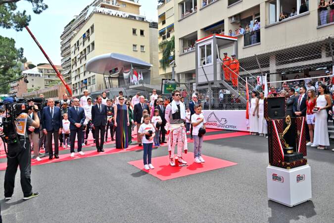 Michel Boeri, Andrea Casiraghi, le prince Albert II de Monaco et la princesse Charlène de Monaco,  le roi de Malaisie, Abdullah Shah, Charles Leclerc lors de la remise de prix du 80ème Grand Prix de Monaco de Formule 1.
