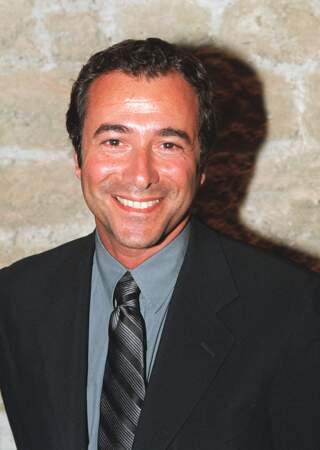 En 2000, à l'âge de 43 ans, il incarne Mathieu dans la série Les Redoutables.