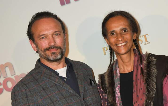 En juin 2019, il fait partie du jury présidé par Sandrine Bonnaire lors du 33e Festival du film de Cabourg.
Vincent Perez (55 ans) file toujours le parfait amour avec son épouse.