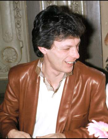 En 1980, Vline Buggy découvre un jeune compositeur de talent, Julien Lepers, et contacte Herbert Léonard. Persuadée de l’alchimie entre le chanteur et ces compositions, elle devient sa productrice. Le single "Pour le plaisir" connaît un grand succès et devient disque d'or avec plus de 1 400 000 copies vendues.