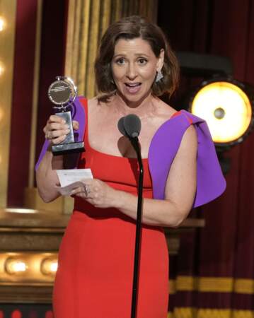 Soirée des 76èmes Tony Awards :
Miriam Silverman remporte le prix de la meilleure performance d'une actrice dans un rôle principal dans une pièce de théâtre pour "The Sign in Sidney Brustein's Window".