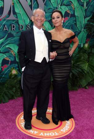 Soirée des 76èmes Tony Awards :
Joel Grey et Jennifer Grey.
