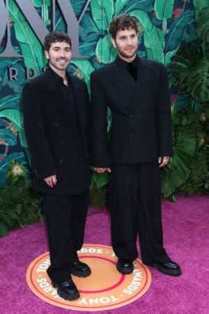 Soirée des 76èmes Tony Awards :
Noah Galvin et Ben Platt.
