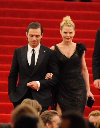 Sebastian Stan et Jennifer Morrison se sont rencontrés sur la tournage de la série Once upon a time. Ils ont vécu une courte idylle, mais sont désormais séparés
