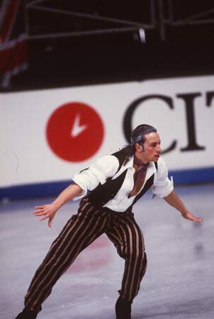 En plus de ses performances sportives, Candeloro est également connu pour ses commentaires et analyses en tant que consultant pour les compétitions de patinage artistique à la télévision. En 1995 sur la photo, il a 23 ans